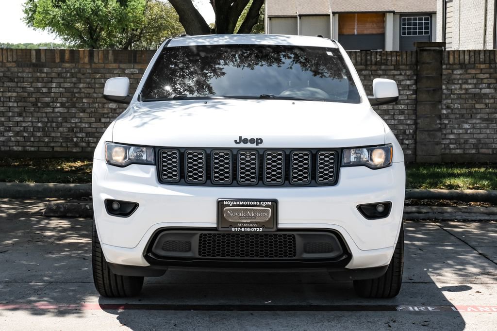 Used 2019 Jeep Grand Cherokee Altitude image 10