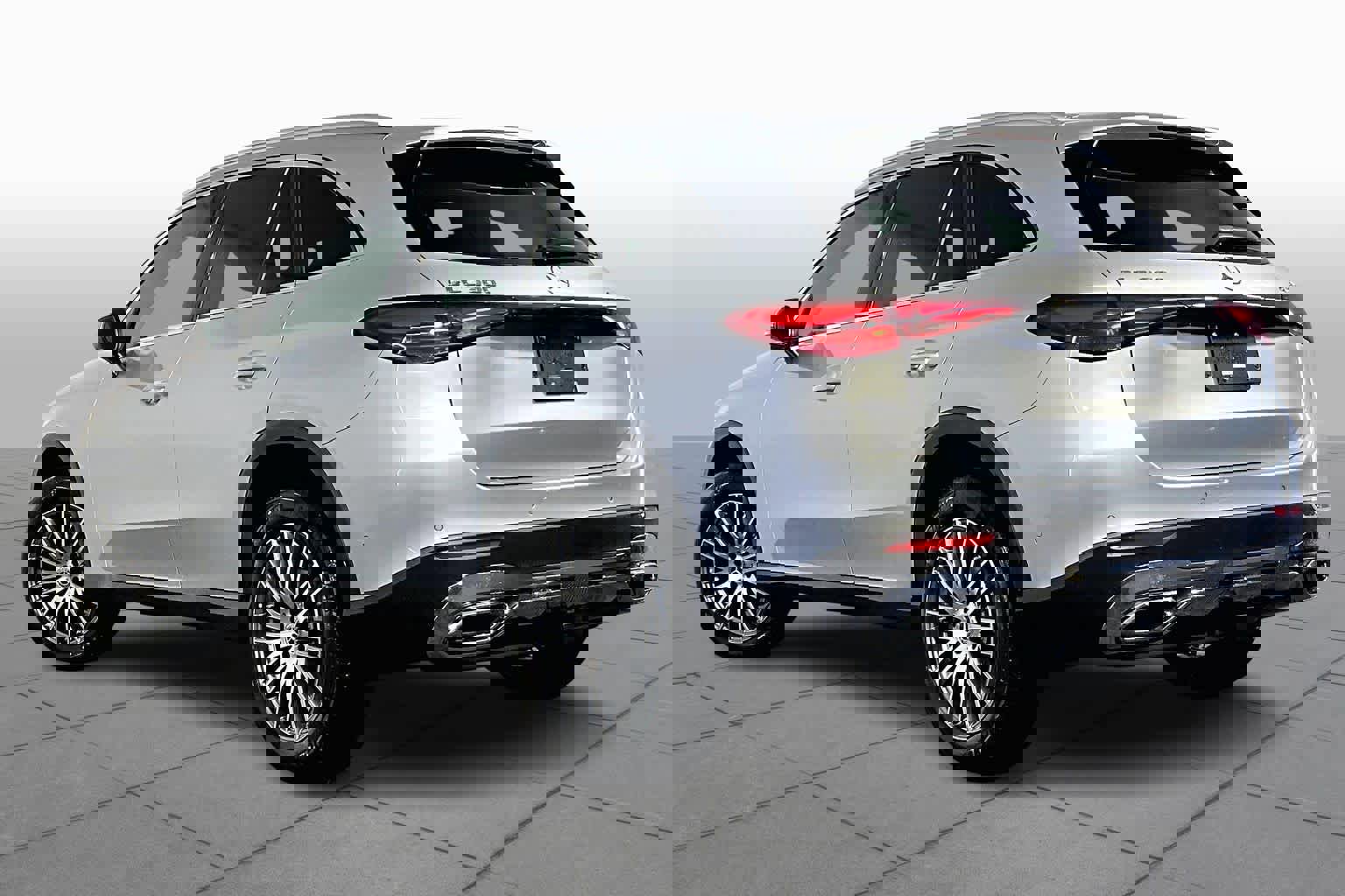 New 2026 Mercedes-Benz GLC 300 4MATIC image 3