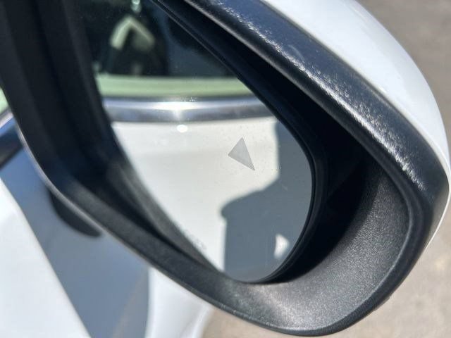 Used 2023 Chrysler Pacifica Touring-L FWD image 54