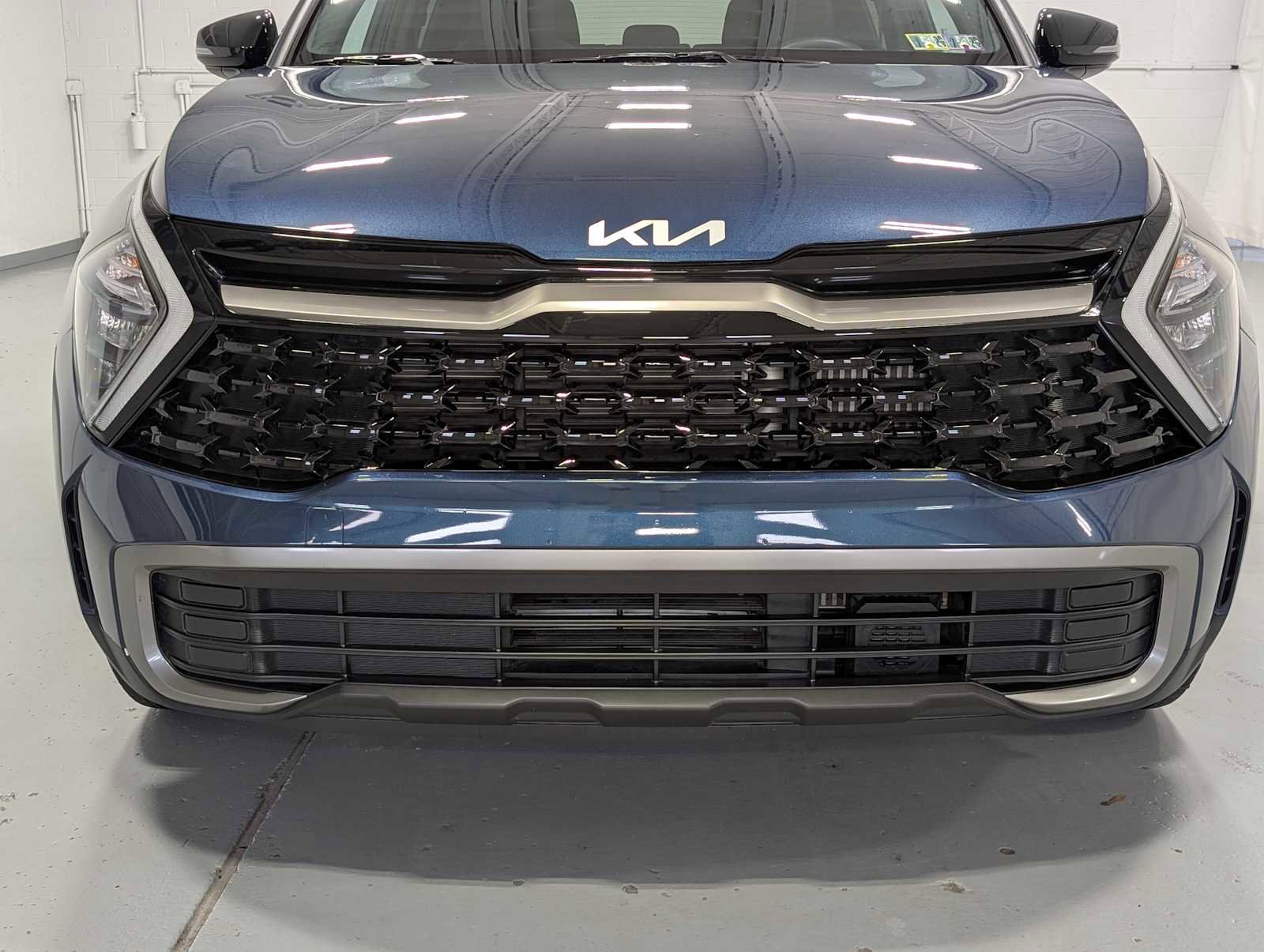Certified 2023 Kia Sportage X-Line image 2