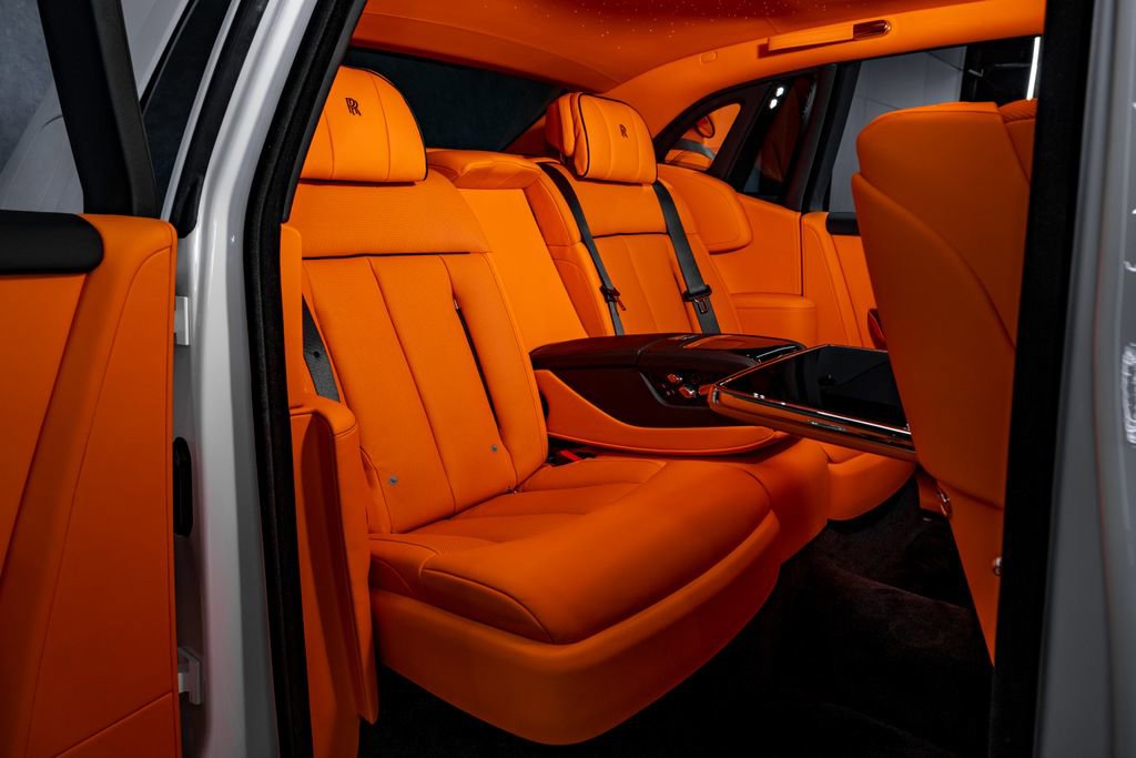 Used 2026 Rolls-Royce Phantom Sedan RWD image 32