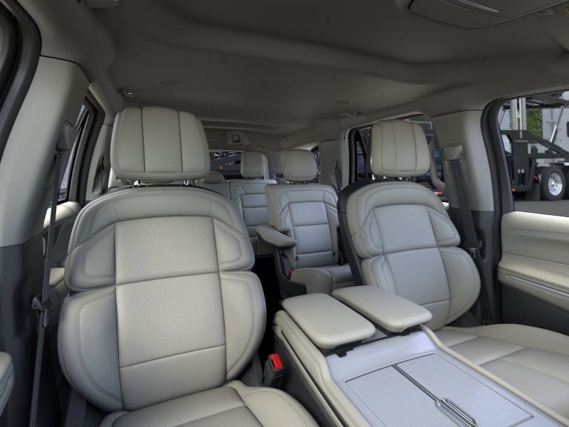New 2026 Lincoln Navigator Premiere image 10