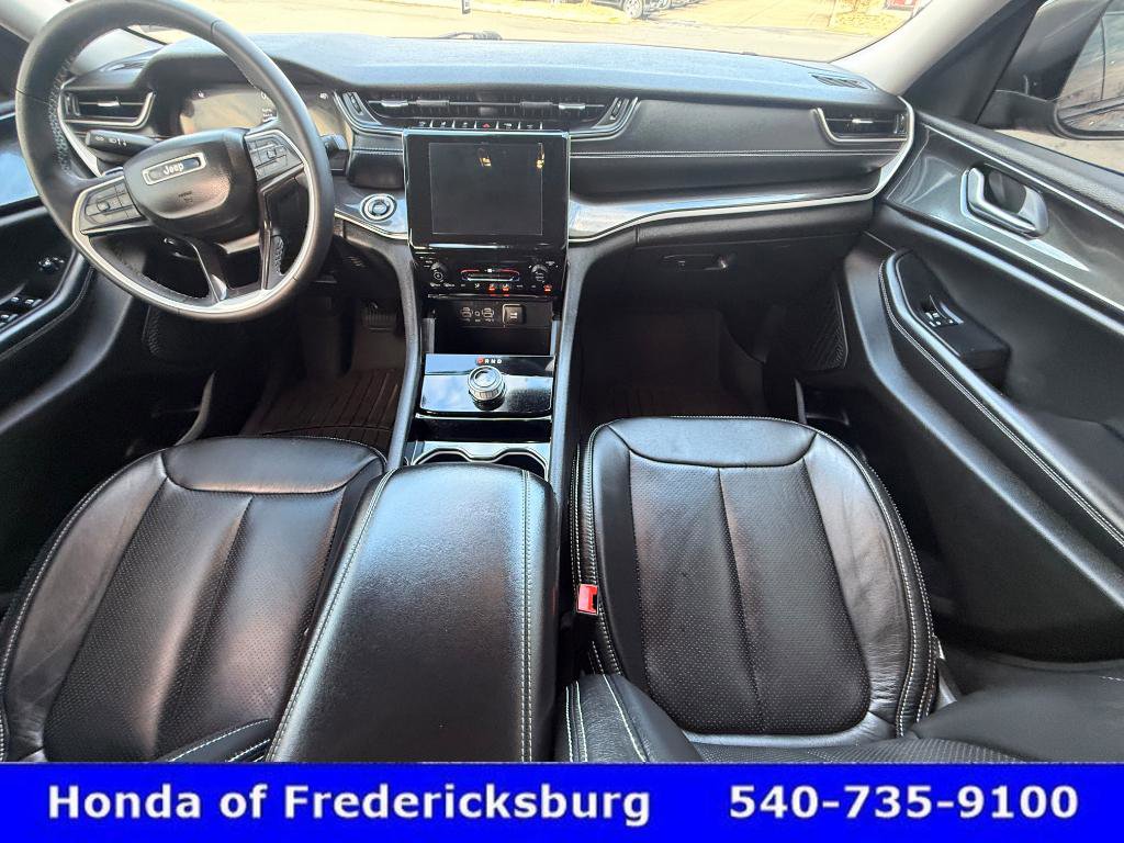 Used 2023 Jeep Grand Cherokee Laredo image 27