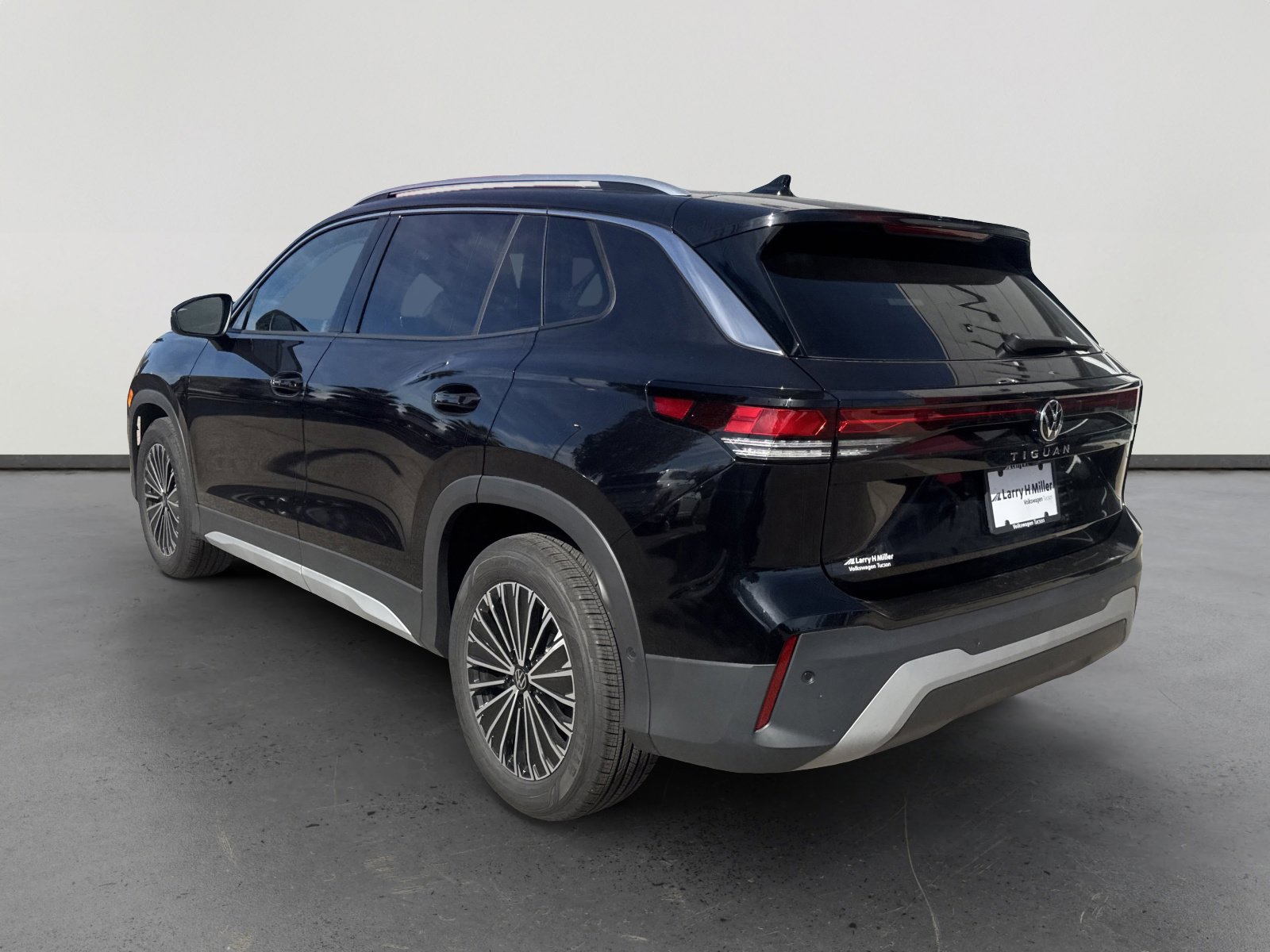 New 2026 Volkswagen Tiguan S image 7