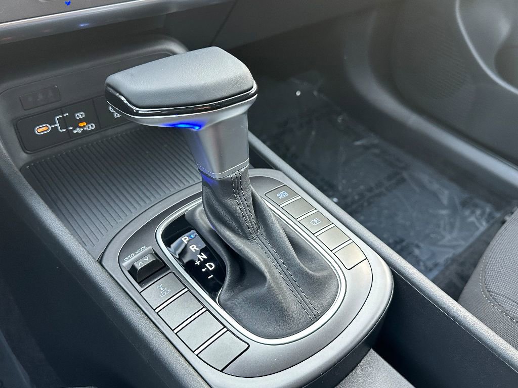 Used 2025 Hyundai Kona SEL image 13