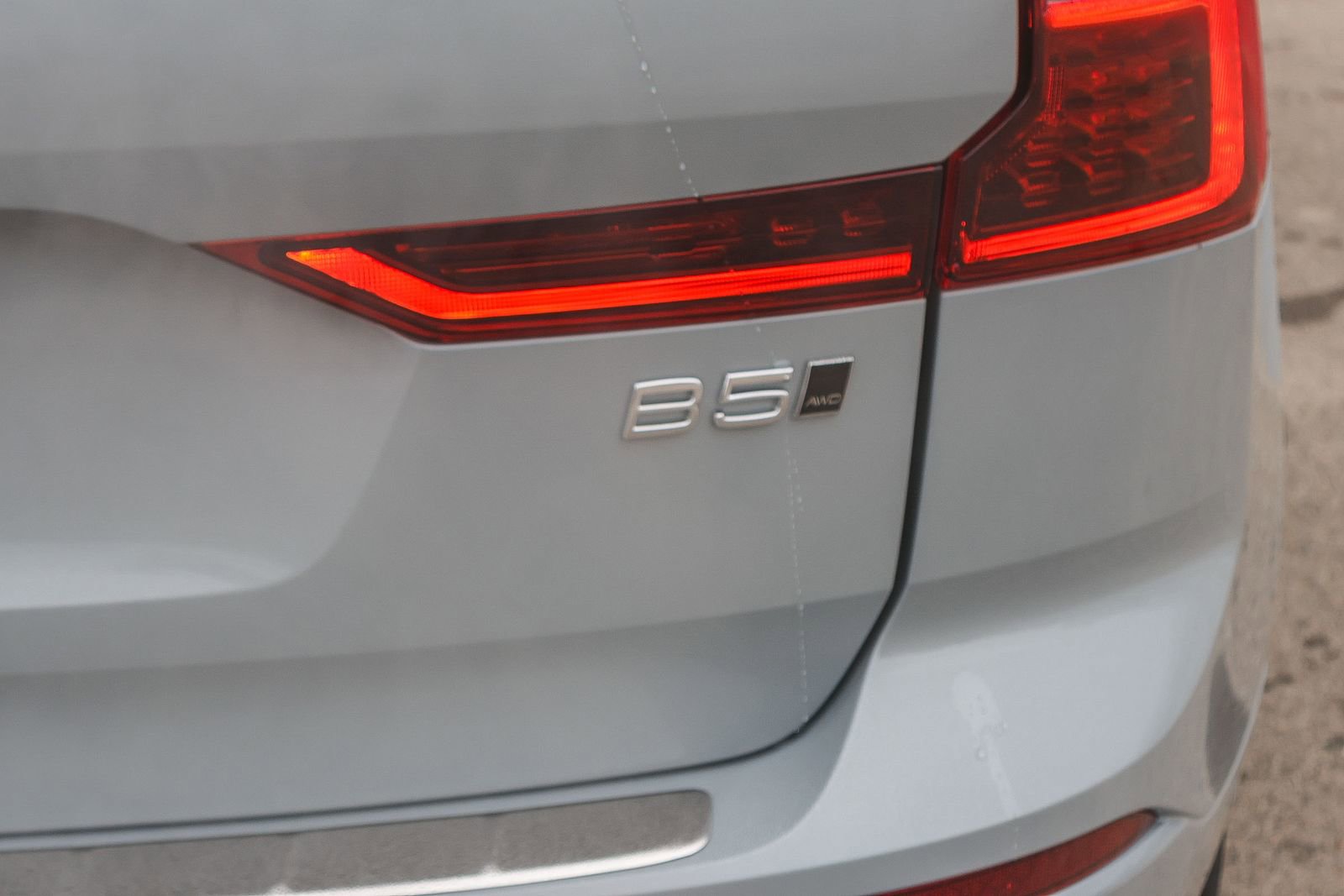 New 2026 Volvo XC60 B5 Ultra w/ Protection Package Premier image 12