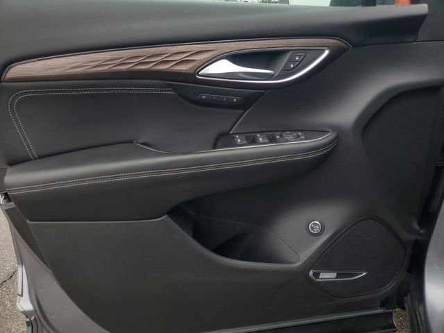 Used 2021 Buick Envision Avenir w/ Technology Package II image 13