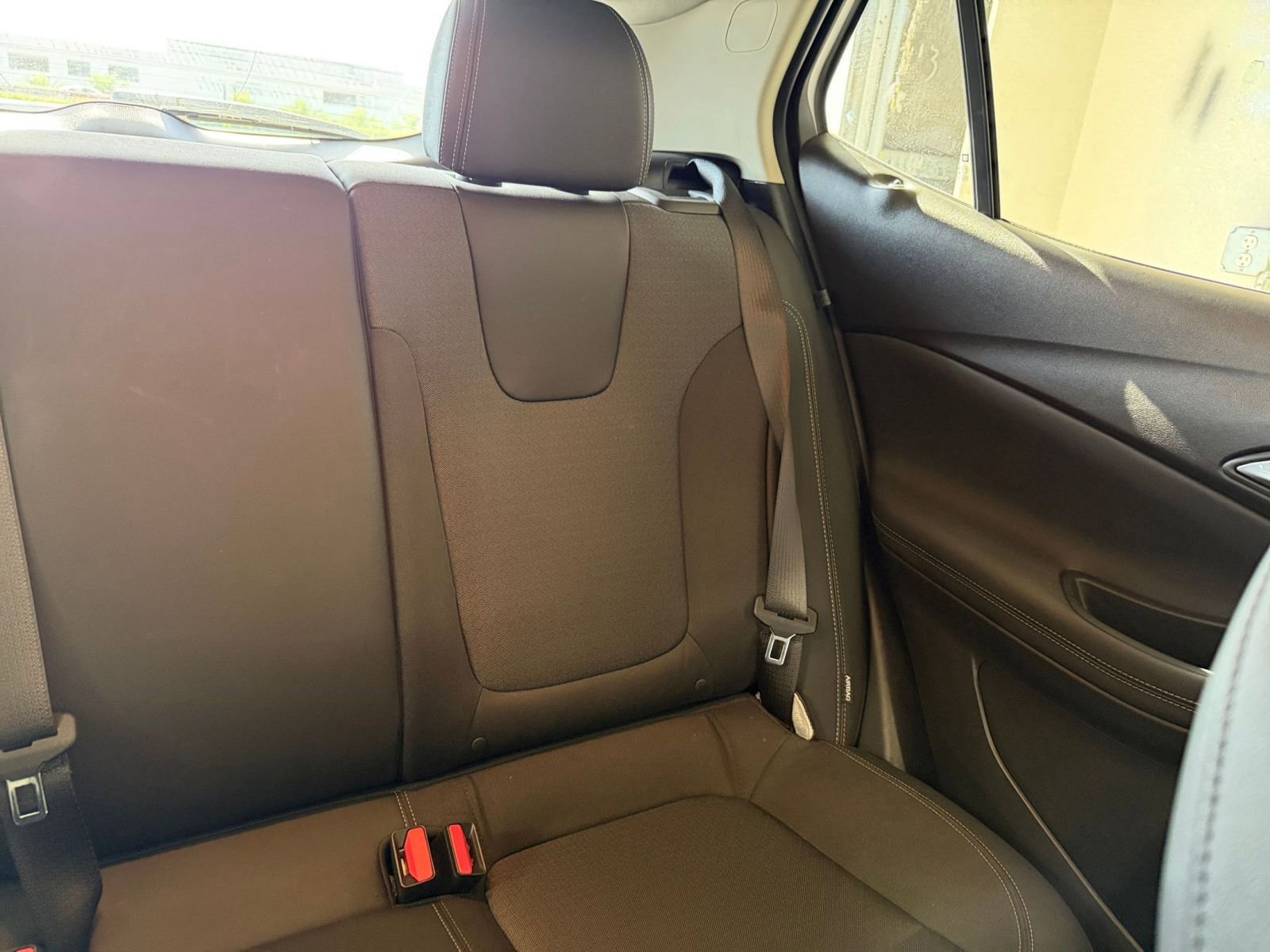 Used 2025 Buick Encore GX Preferred image 35