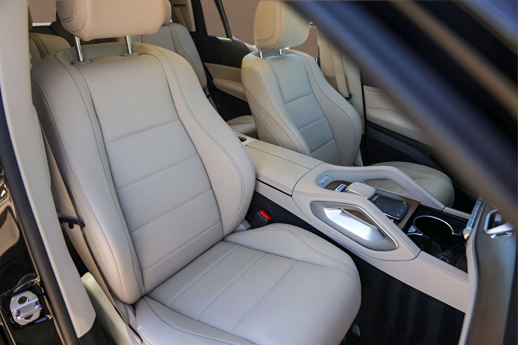 Used 2023 Mercedes-Benz GLS 450 4MATIC image 34