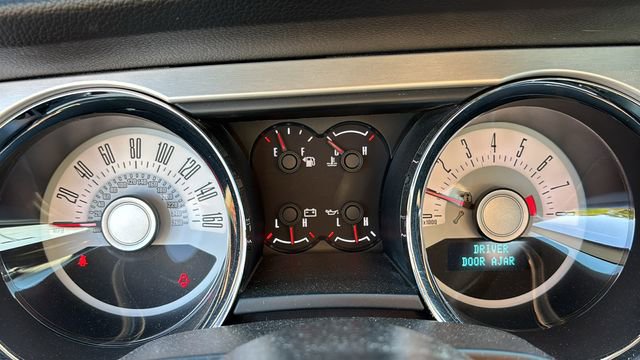 Used 2011 Ford Mustang Premium w/ 202A Rapid Spec Order Code RWD image 14