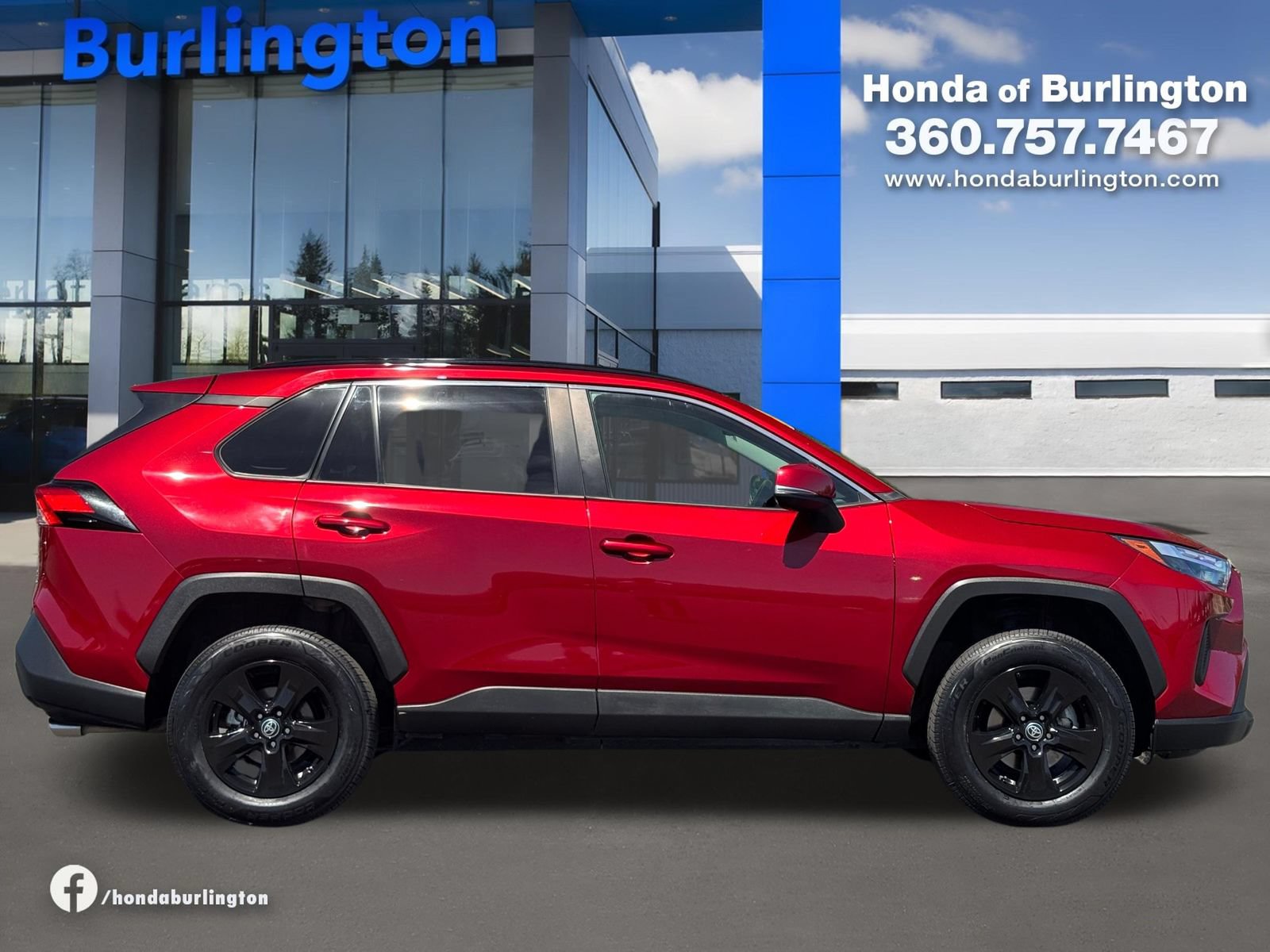 Used 2023 Toyota RAV4 XLE AWD/4WD image 7