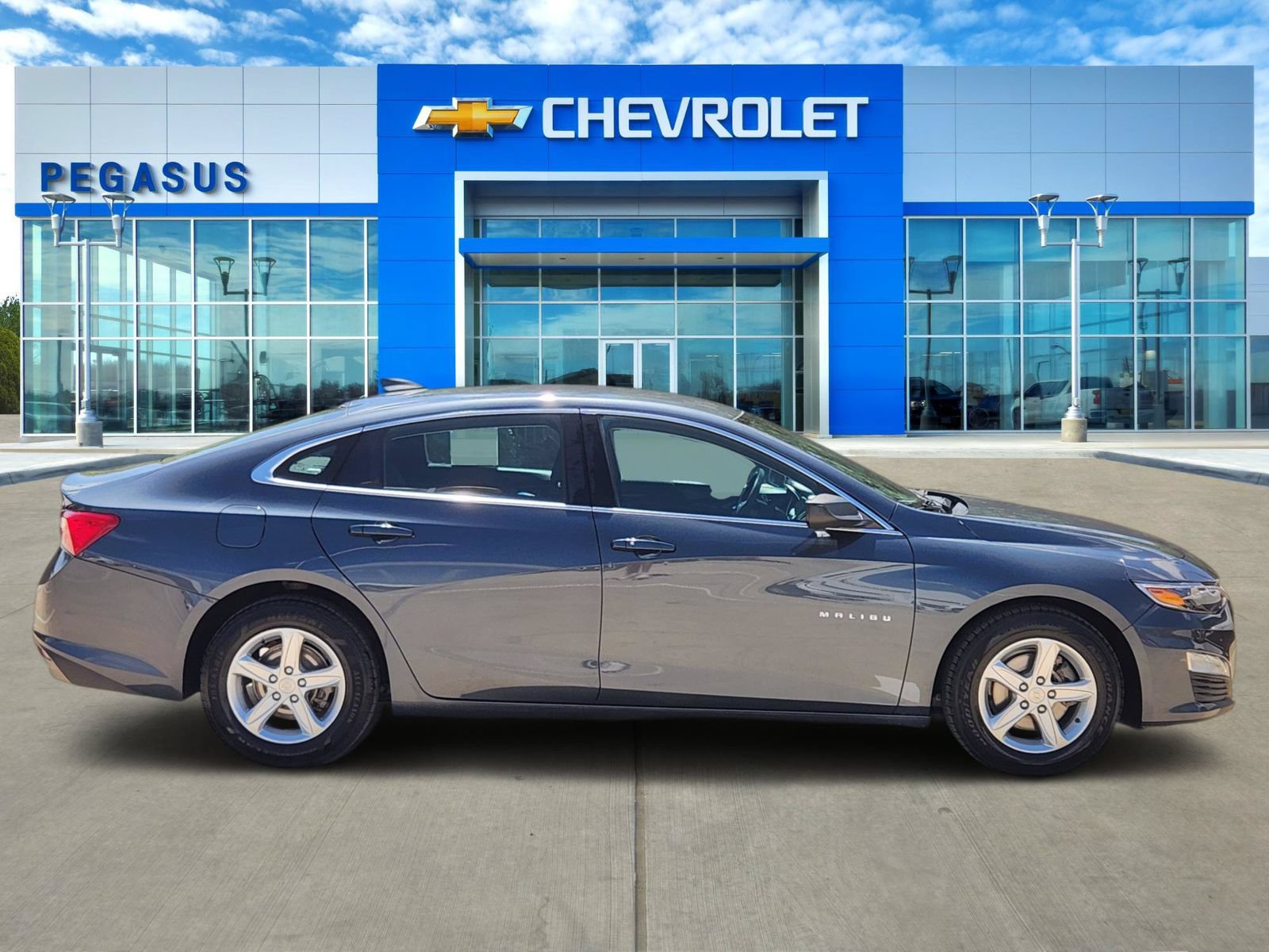 Used 2019 Chevrolet Malibu LS FWD image 3