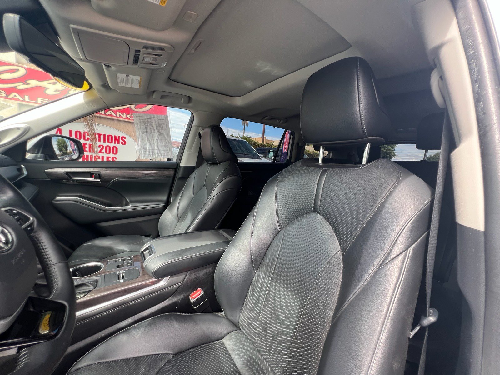 Used 2023 Toyota Highlander Limited FWD image 19