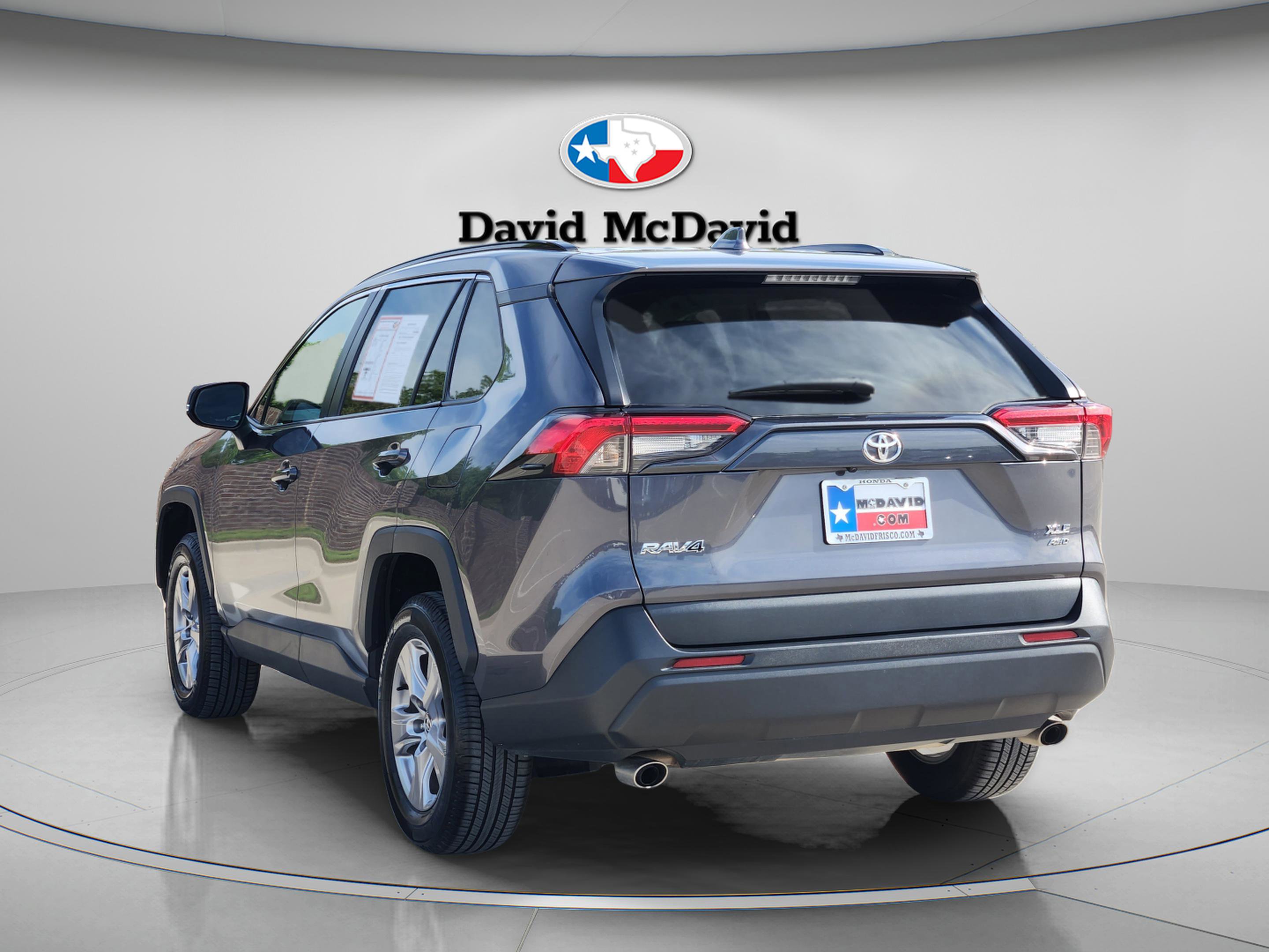 Used 2022 Toyota RAV4 XLE AWD/4WD image 4