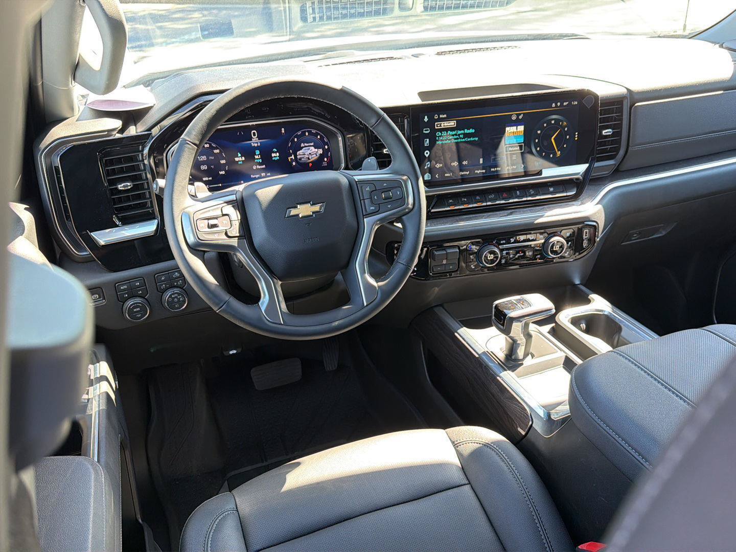 Used 2026 Chevrolet Silverado 1500 LTZ w/ Z71 Off-Road Package AWD/4WD image 19