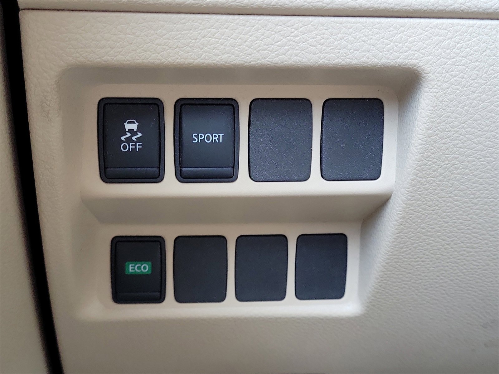 Used 2015 Nissan Rogue SV image 18