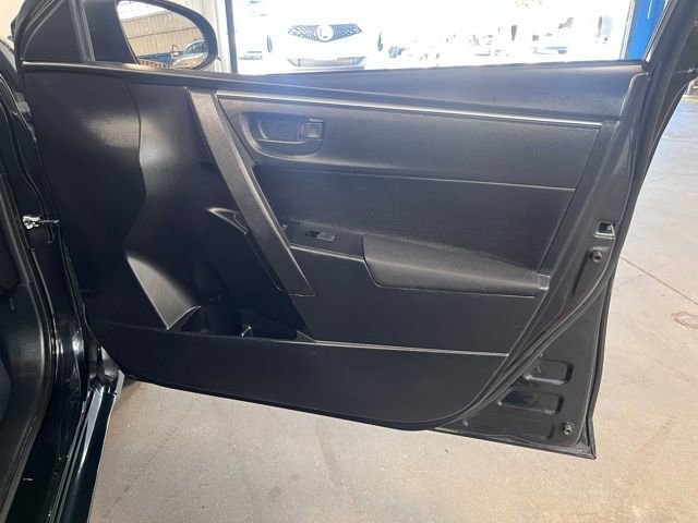Used 2015 Toyota Corolla L image 12