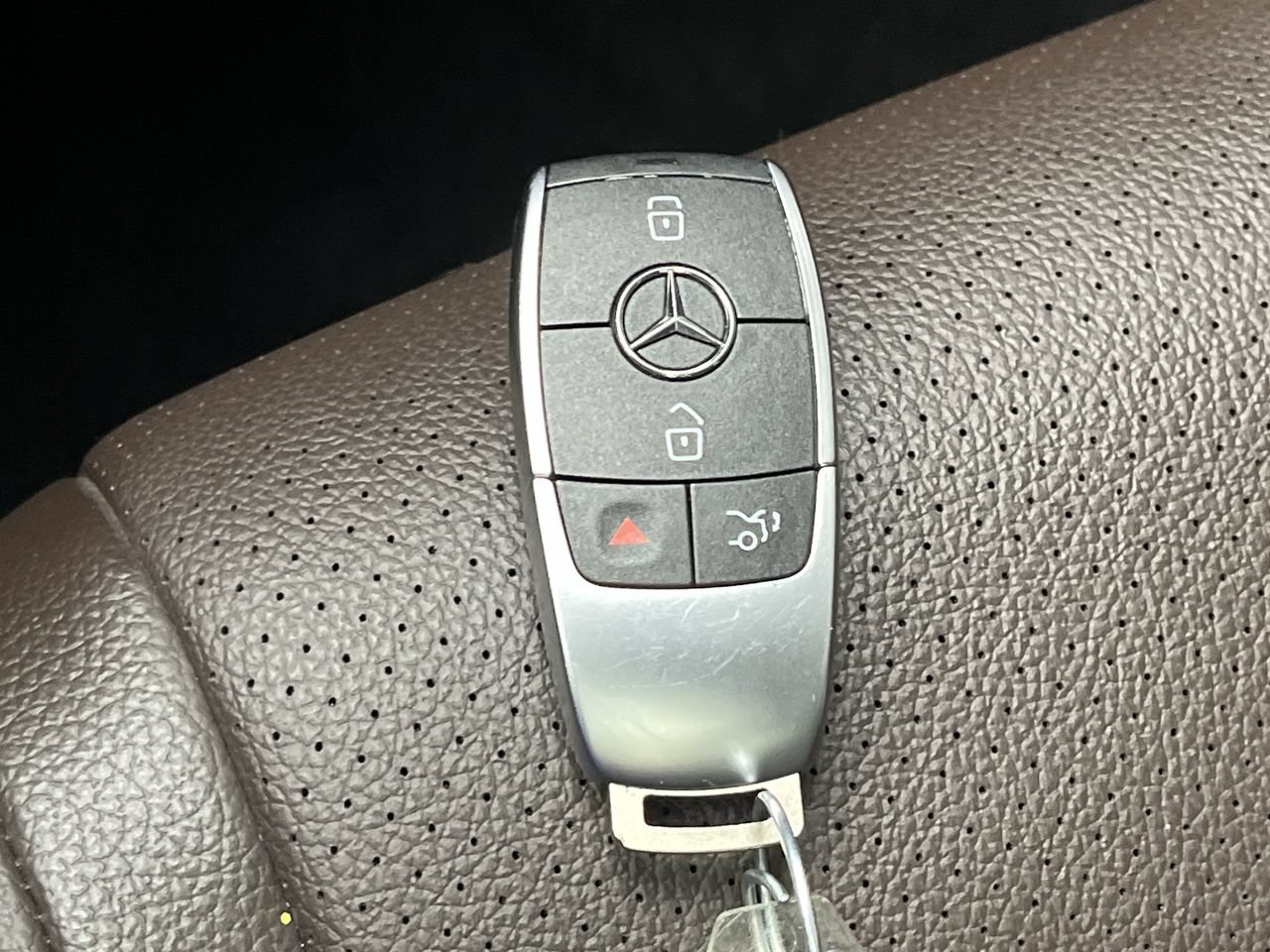 Used 2023 Mercedes-Benz GLS 450 4MATIC image 31