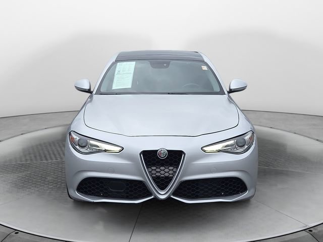Used 2017 Alfa Romeo Giulia AWD w/ Sport Appearance Package image 8