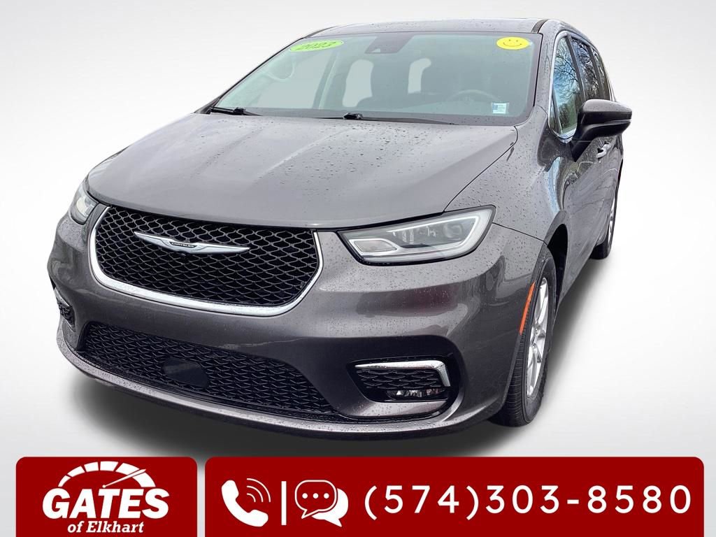 Used 2023 Chrysler Pacifica Touring-L FWD image 5