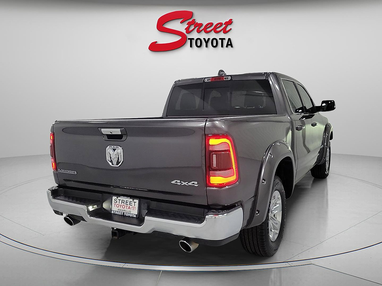 Used 2021 RAM 1500 Laramie AWD/4WD image 4