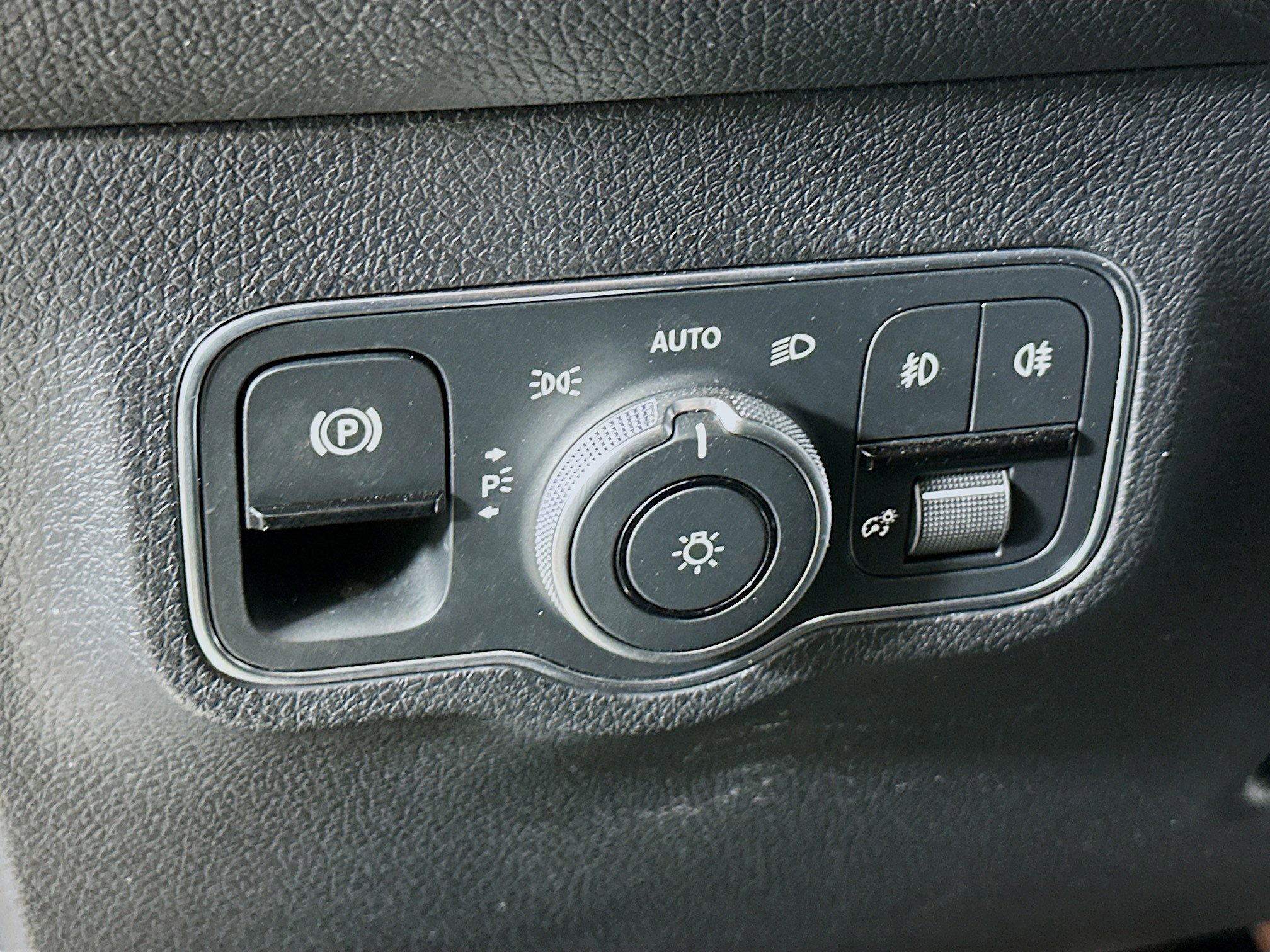 Used 2024 Mercedes-Benz GLB 250 GLB 250 image 17