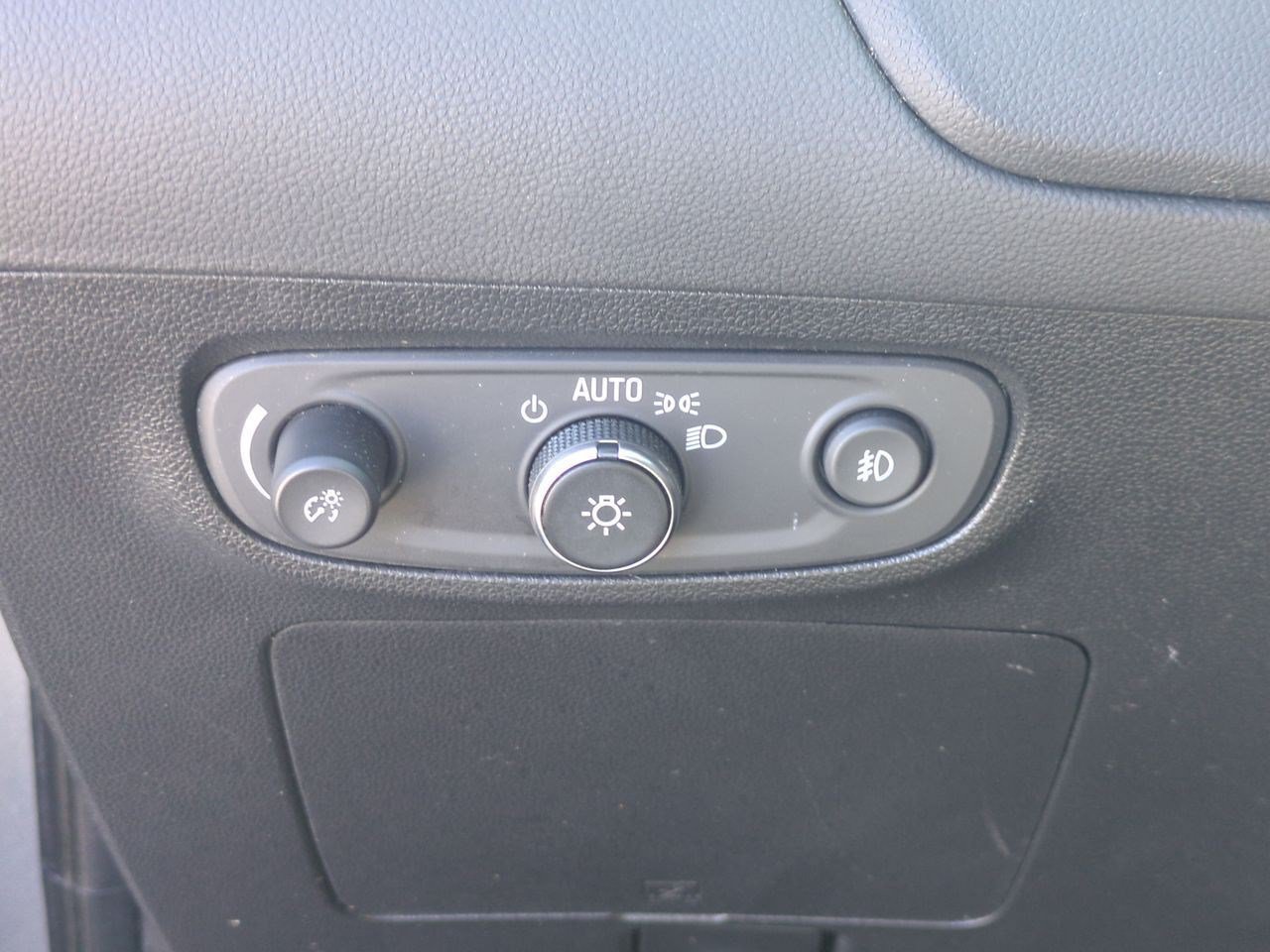 Used 2022 Buick Encore GX Preferred w/ Sport Touring Package FWD image 18