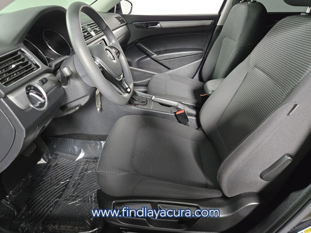 Used 2017 Volkswagen Passat 1.8T S image 12