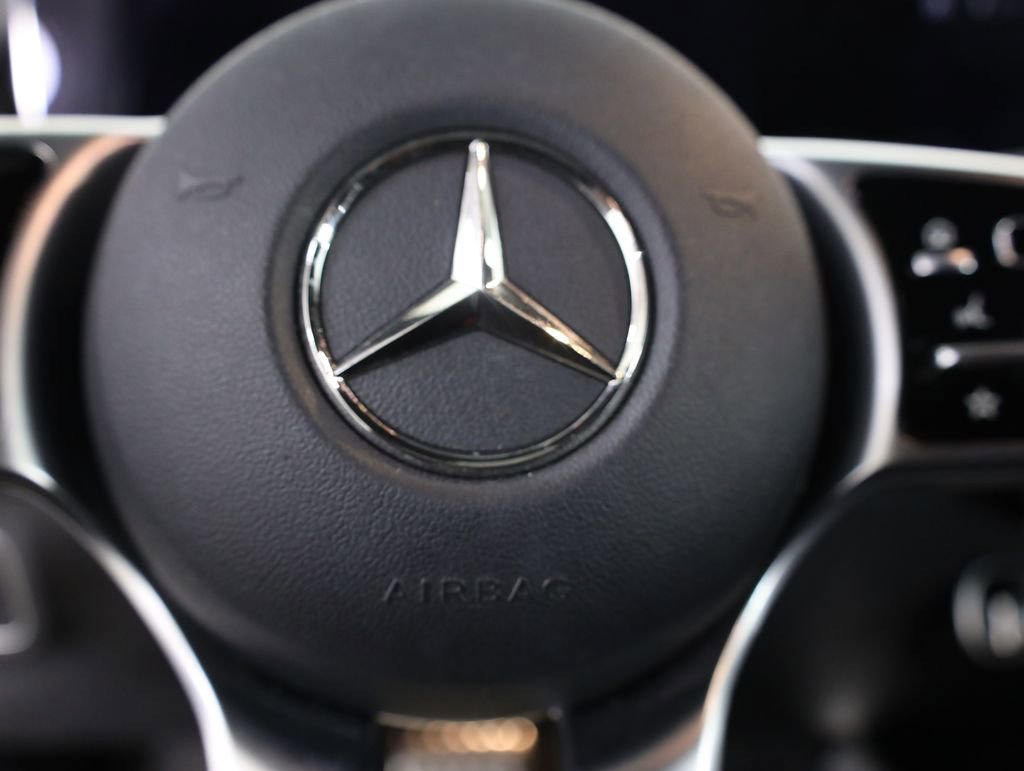 Used 2022 Mercedes-Benz GLB 250 4MATIC image 14