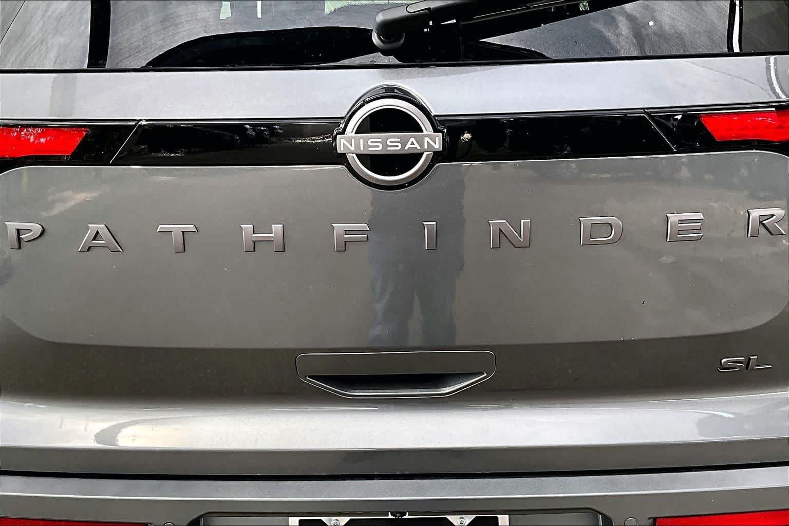 New 2026 Nissan Pathfinder SL FWD image 8