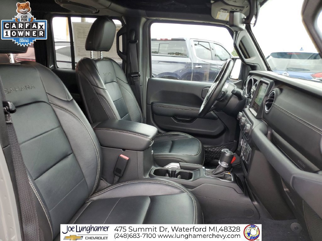 Used 2022 Jeep Wrangler Unlimited Sahara w/ LED Lighting Group AWD/4WD image 29