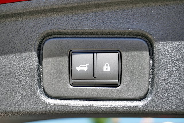 New 2026 Nissan Pathfinder SV w/ Cargo Package FWD image 21