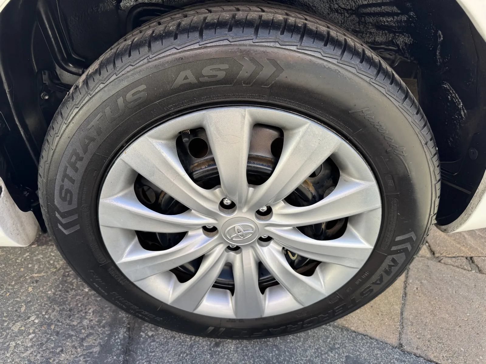 Used 2012 Toyota Corolla LE FWD image 13