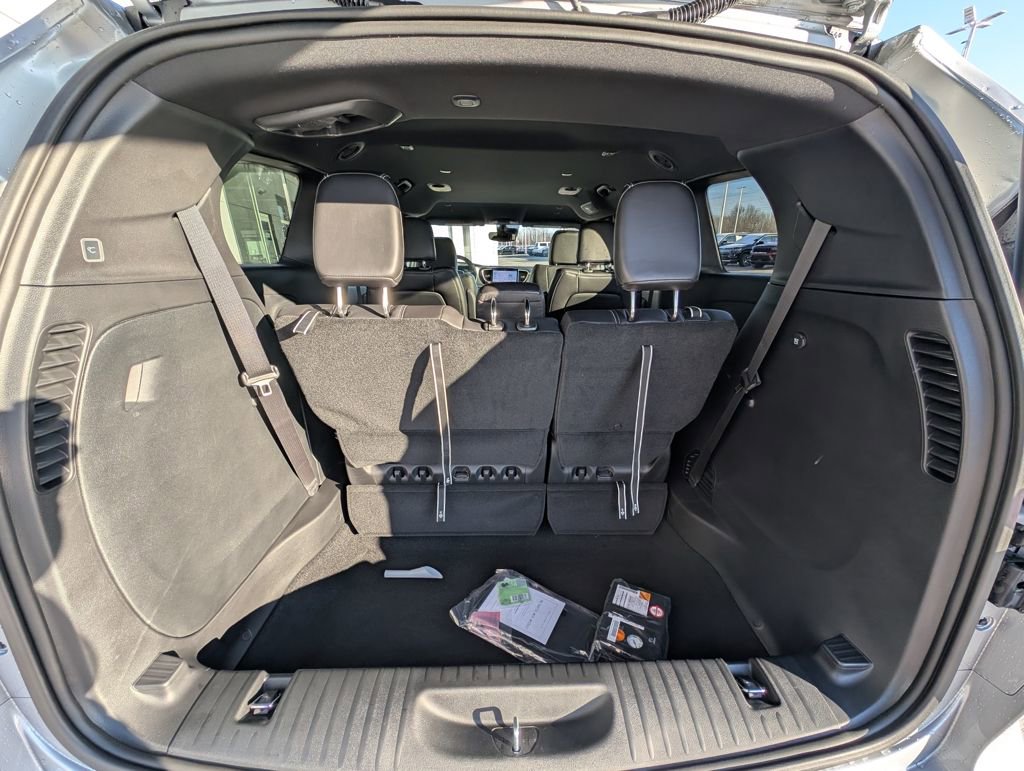 New 2026 Chrysler Pacifica Select image 11