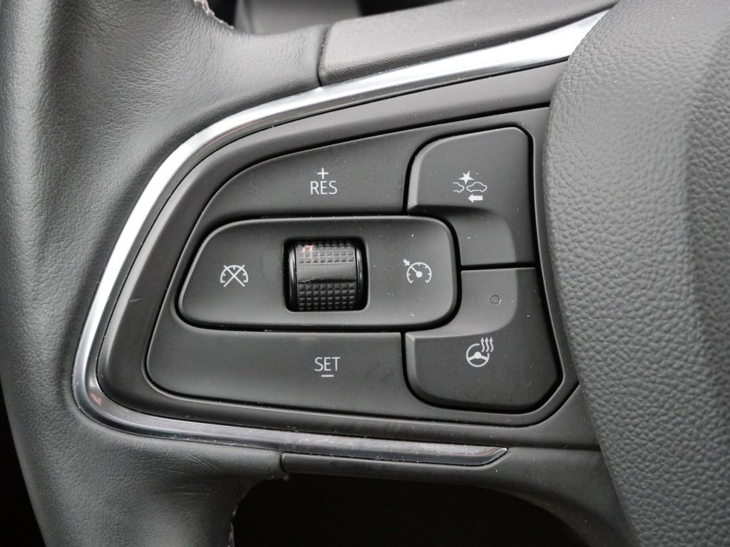 Used 2022 Buick Envision Essence w/ Sport Touring Package image 25