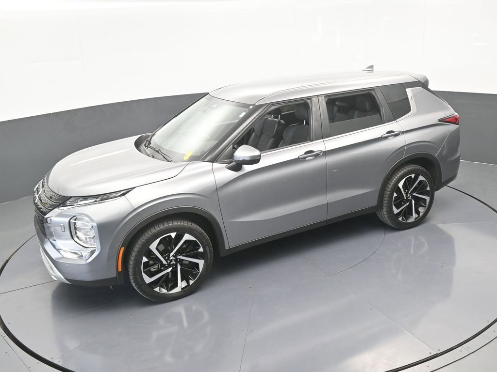 Used 2022 Mitsubishi Outlander SE image 53