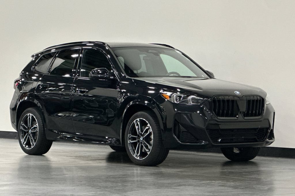 Used 2023 BMW X1 xDrive28i w/ M Sport Package AWD/4WD image 2