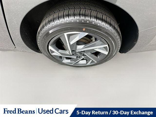 Used 2025 Hyundai Elantra SEL FWD image 39