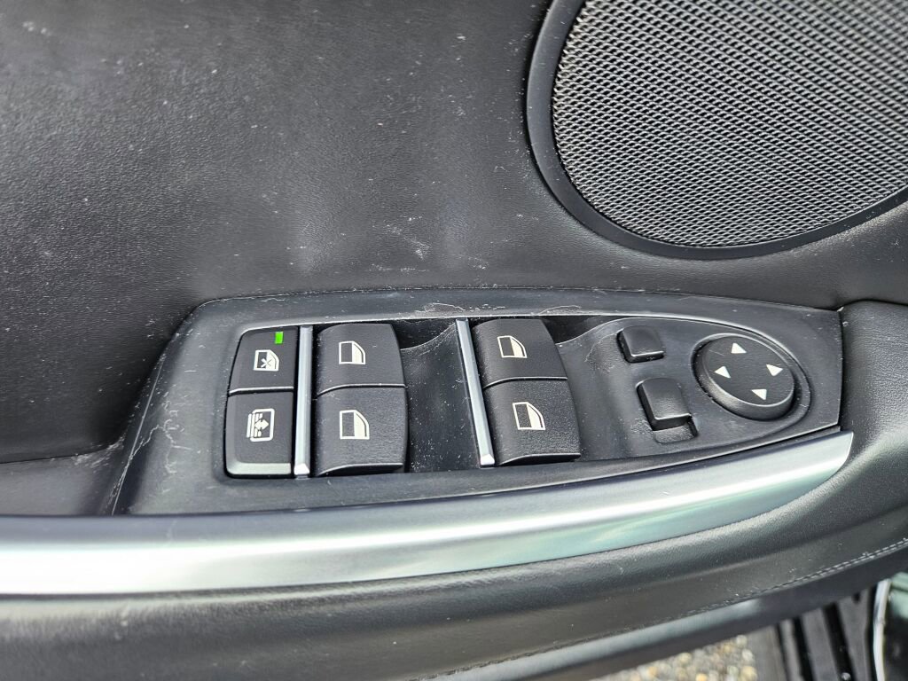 Used 2016 BMW 550i Gran Turismo xDrive w/ M Sport image 16