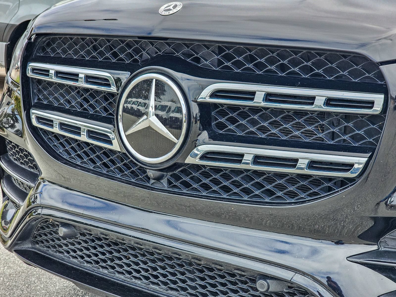 Used 2023 Mercedes-Benz GLS 580 4MATIC image 5