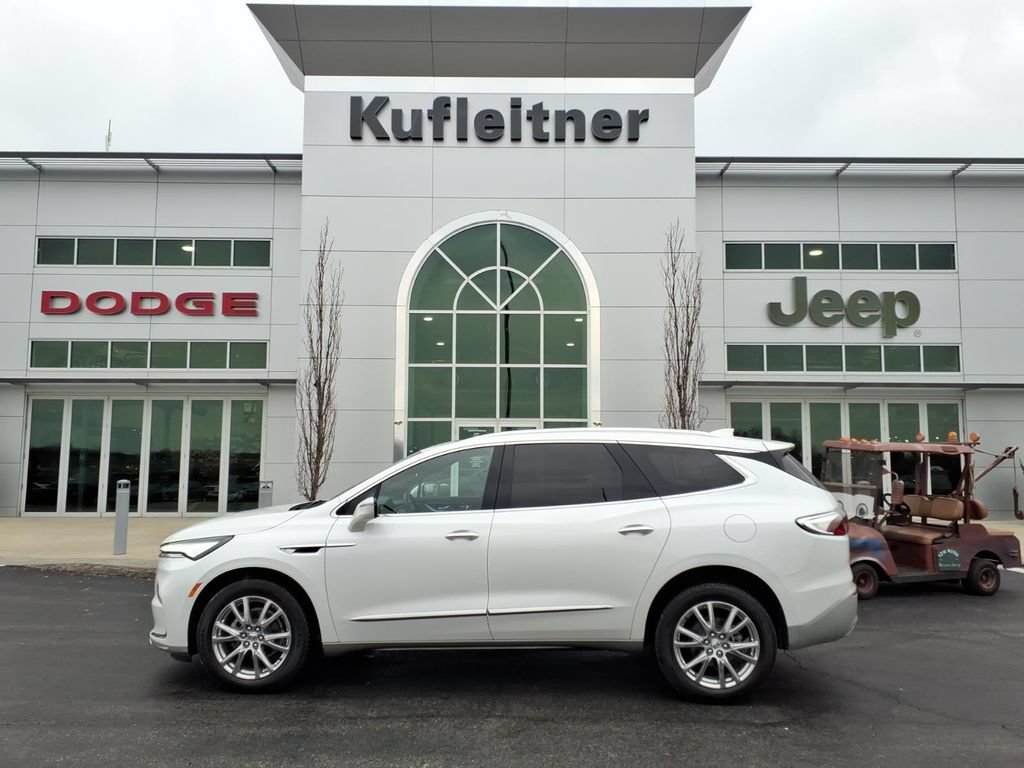 Used 2023 Buick Enclave Essence w/ Experience Buick Package AWD/4WD image 1