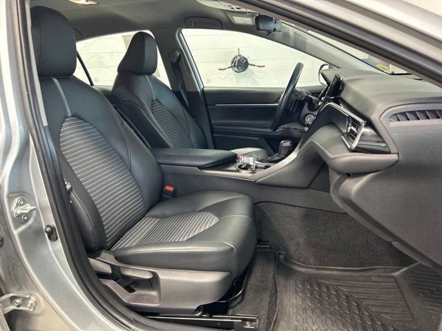 Used 2021 Toyota Camry SE w/ Cold Weather Package AWD/4WD image 12