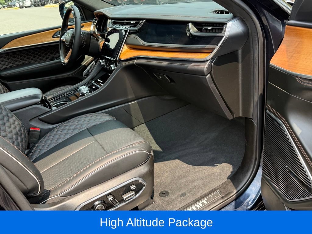 Certified 2024 Jeep Grand Cherokee L Summit AWD/4WD image 16