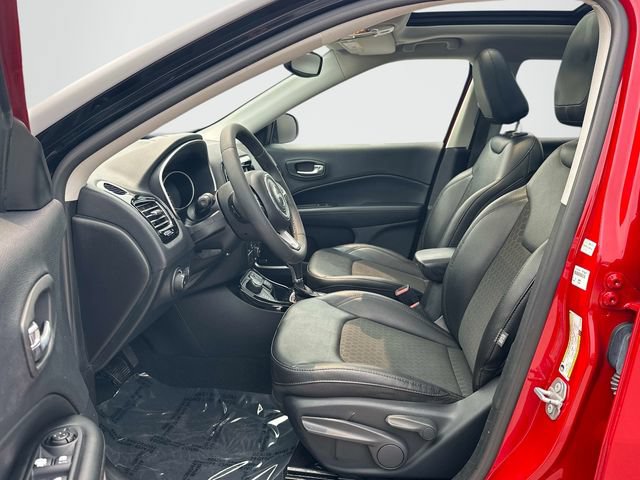 Used 2021 Jeep Compass Latitude w/ Sun and Sound Group AWD/4WD image 16