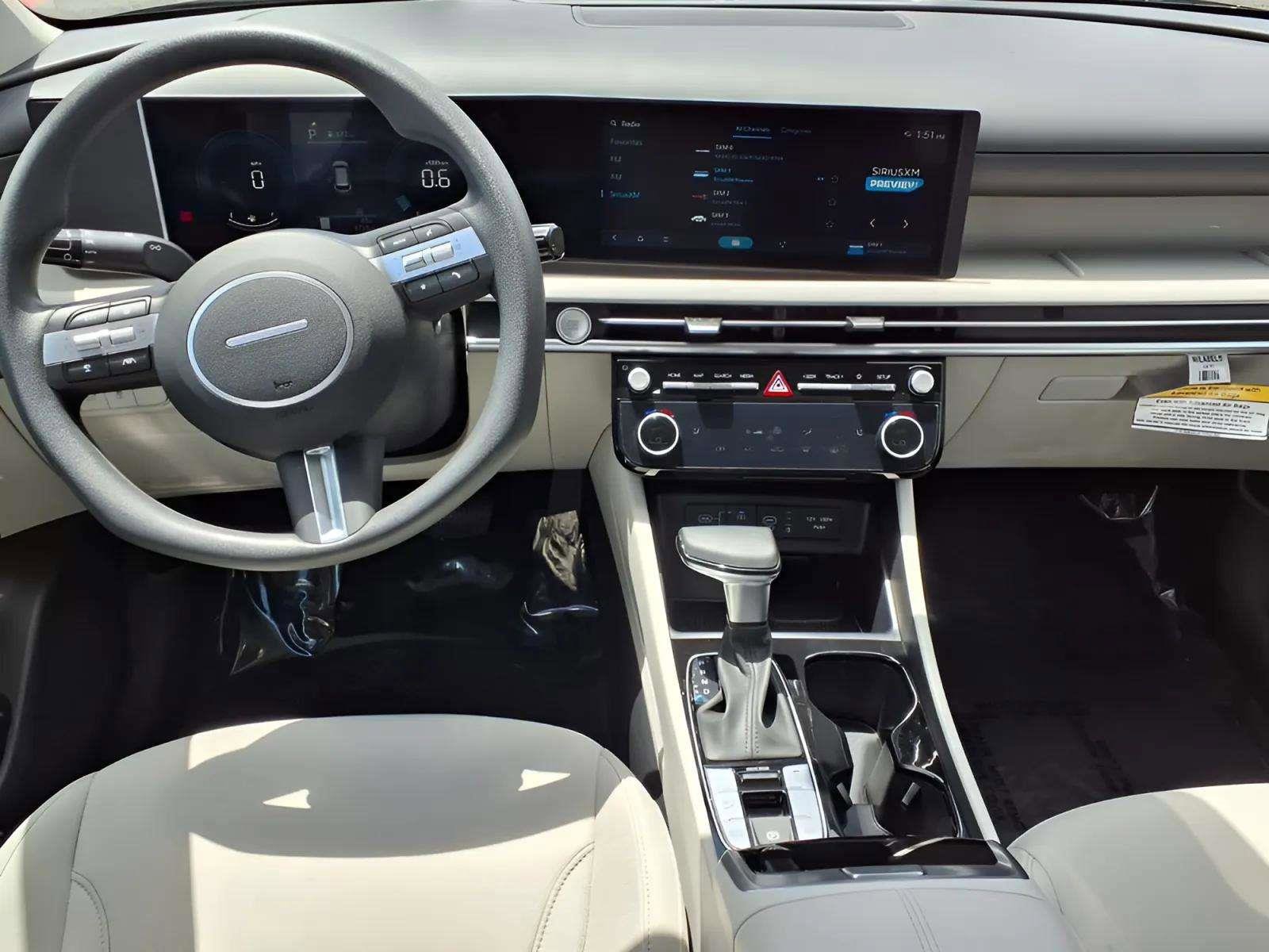 Certified 2025 Hyundai Tucson SEL image 12