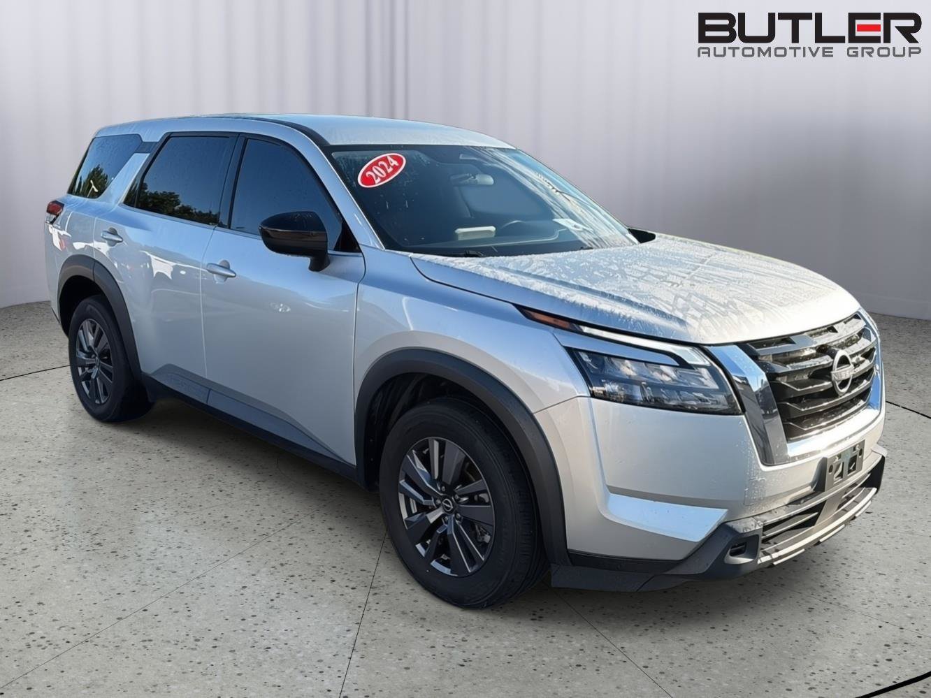 Used 2024 Nissan Pathfinder S AWD/4WD image 8