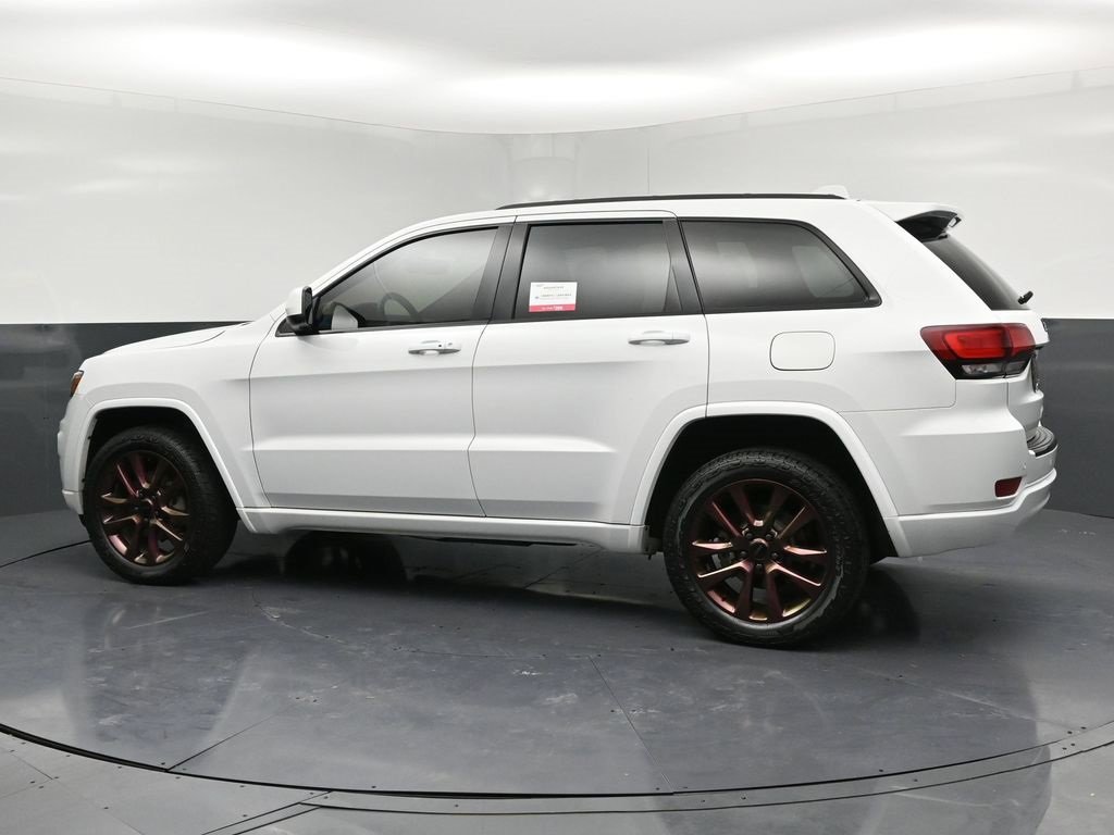 Used 2018 Jeep Grand Cherokee Altitude image 28