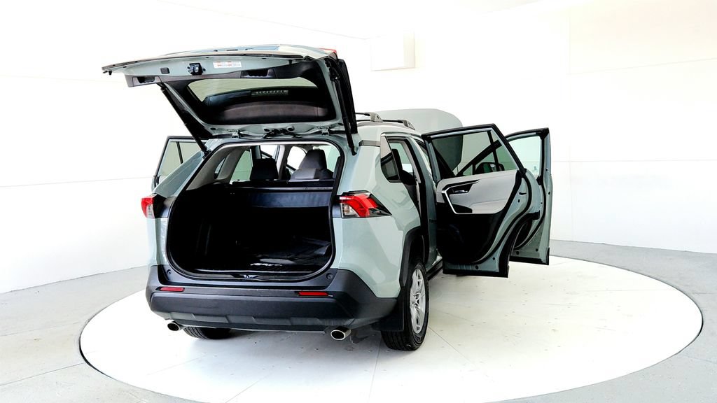 Used 2022 Toyota RAV4 XLE w/ Convenience Package AWD/4WD image 11