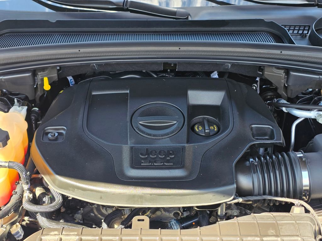 Used 2023 Jeep Grand Cherokee Summit AWD/4WD image 25