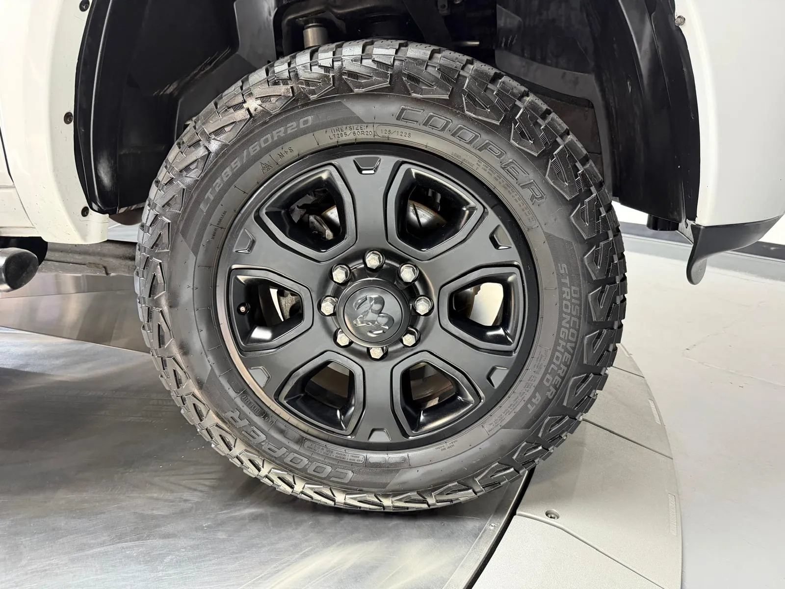 Used 2018 RAM 2500 Big Horn w/ Sport Appearance Group AWD/4WD image 7